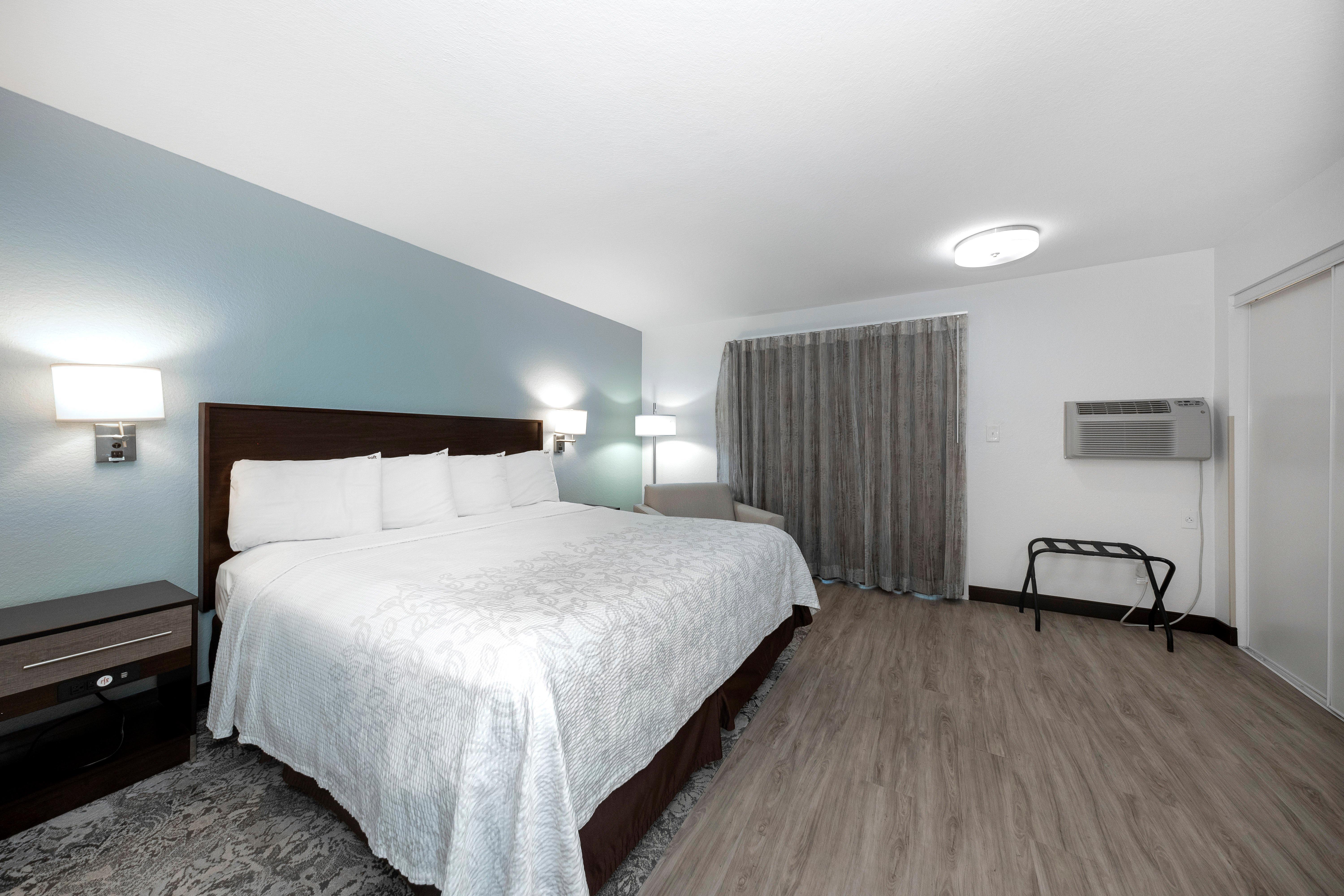 เรด รูฟ พลัส+ แอนด์ สวีท เนเปิลส์ ดาวน์ทาวน์ - ฟิฟธ์ อเวนิว เซาท์ Hotel ภายนอก รูปภาพ