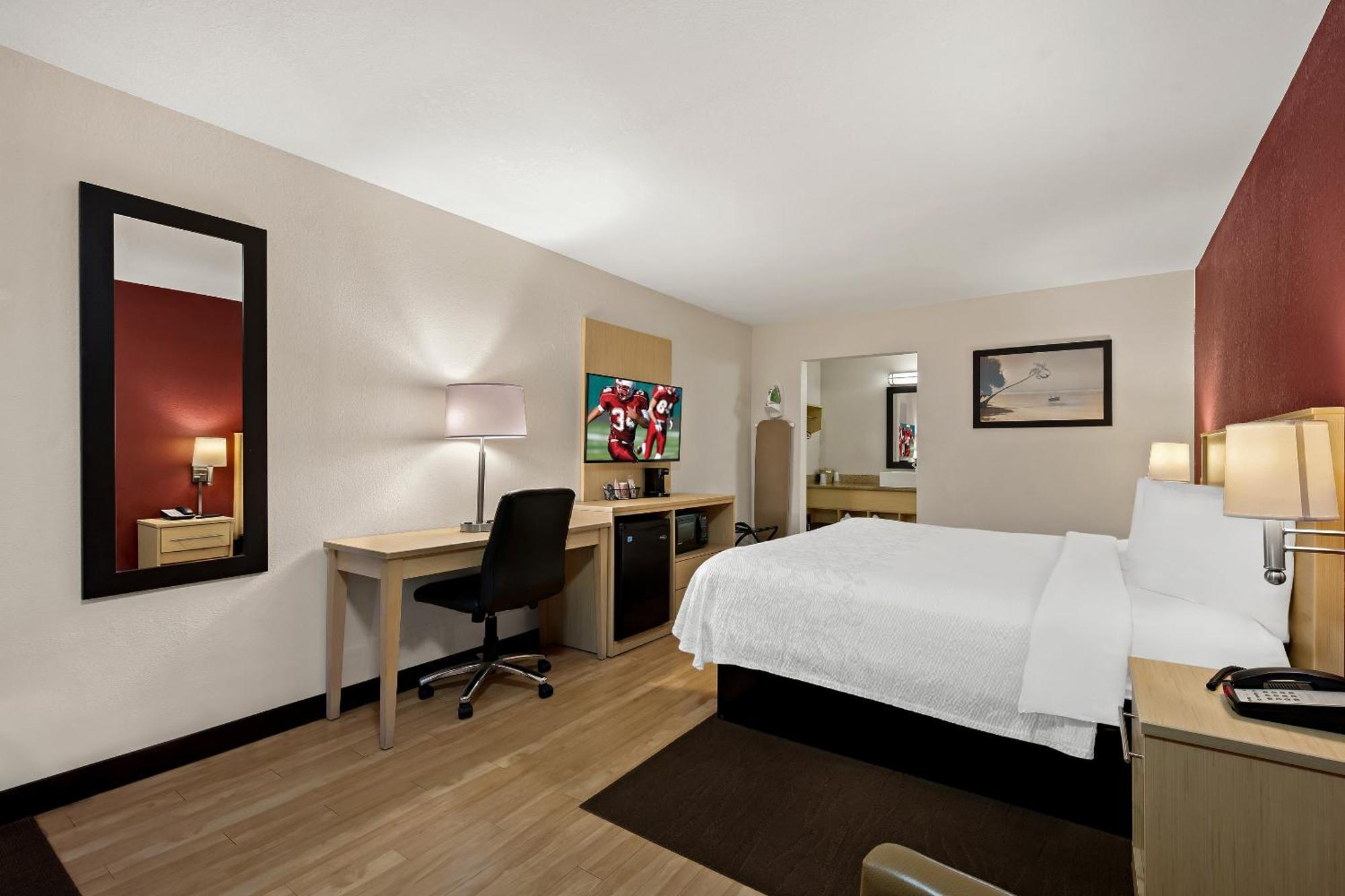 เรด รูฟ พลัส+ แอนด์ สวีท เนเปิลส์ ดาวน์ทาวน์ - ฟิฟธ์ อเวนิว เซาท์ Hotel ภายนอก รูปภาพ