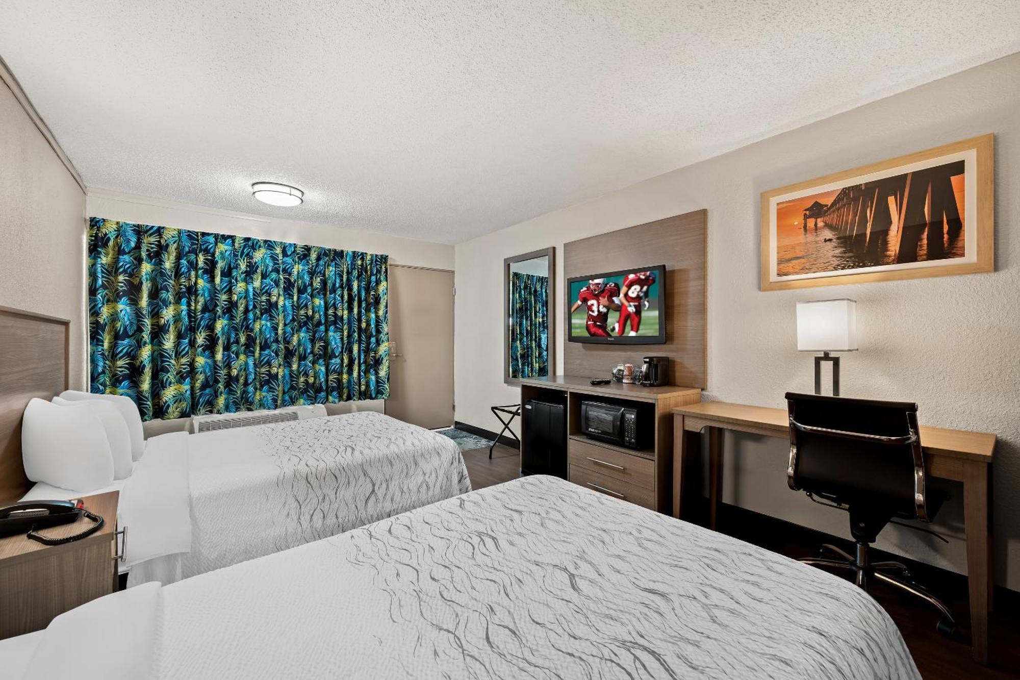 เรด รูฟ พลัส+ แอนด์ สวีท เนเปิลส์ ดาวน์ทาวน์ - ฟิฟธ์ อเวนิว เซาท์ Hotel ภายนอก รูปภาพ