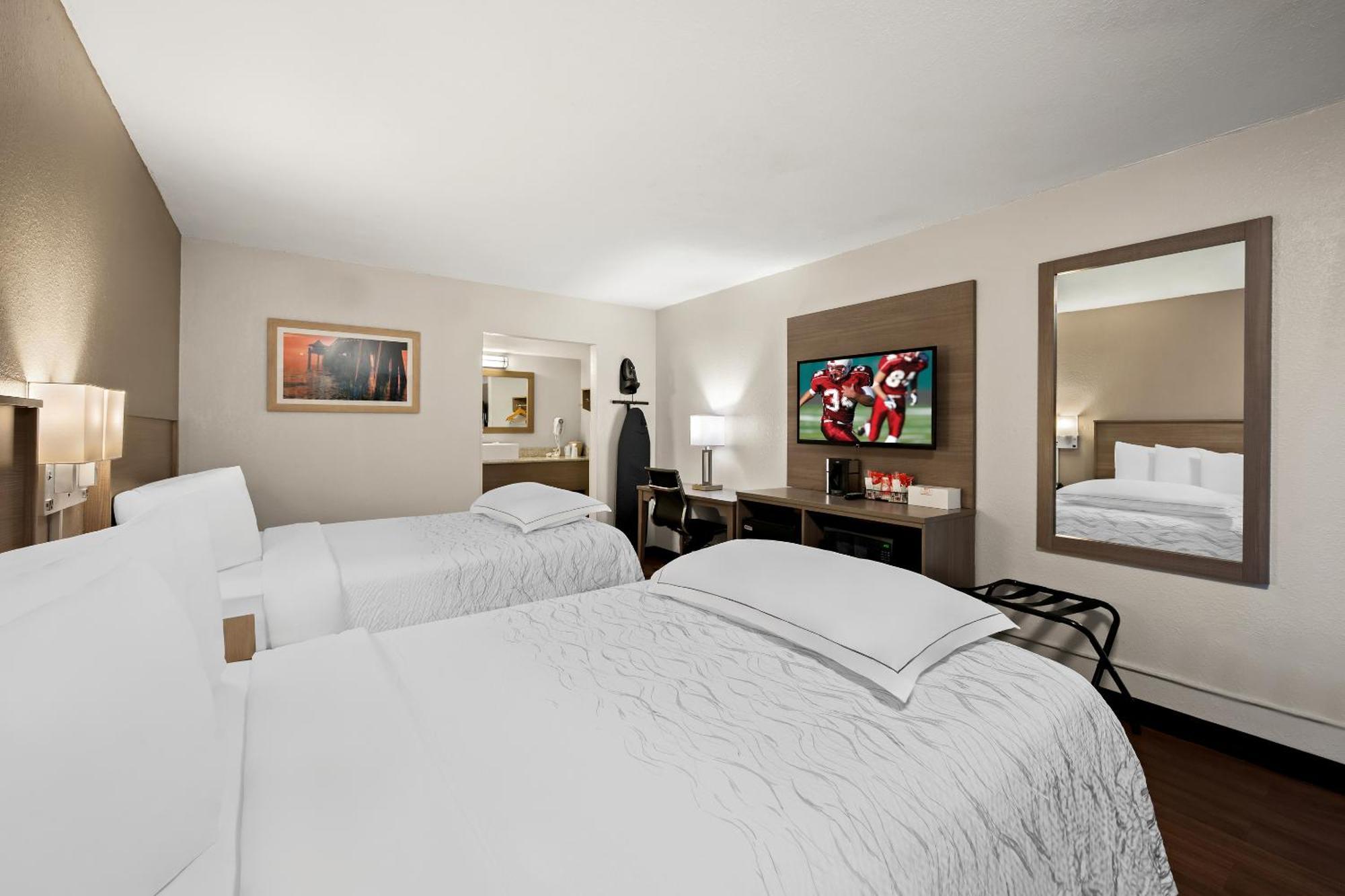 เรด รูฟ พลัส+ แอนด์ สวีท เนเปิลส์ ดาวน์ทาวน์ - ฟิฟธ์ อเวนิว เซาท์ Hotel ภายนอก รูปภาพ